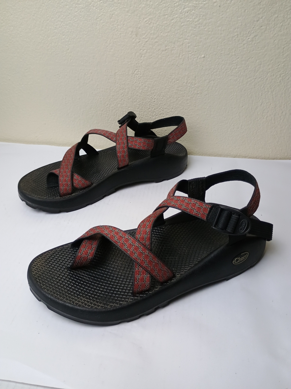 Chaco Z/2 Classic Sport Men's 11 Red Strap Sandals - Toe Loop Rafting Kayaking